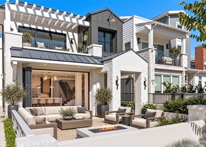 715 Poinsettia - Photo 1
