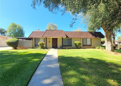 832 Ardmore Circle - Photo 1