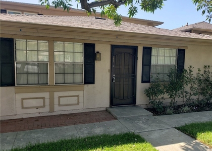 1022 W Calle De Las Estrellas - Photo 1
