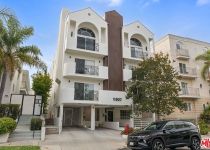 11907 Darlington Avenue - Photo 1