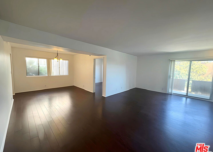 1541 N Laurel Avenue - Photo 1