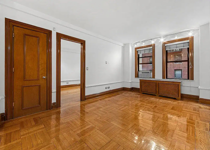 West 58th Street - Photo 1