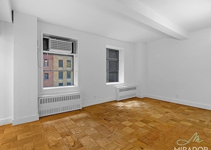 132 E 45th Street - Photo 1