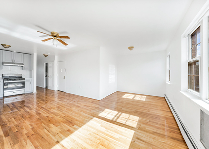 1 Monroe Street - Photo 1