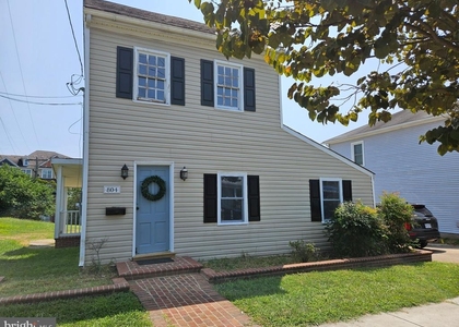 804 Lafayette Boulevard - Photo 1