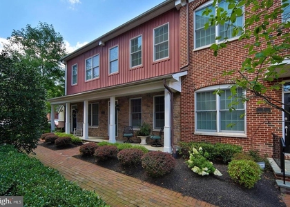 6 Watson Mill Lane - Photo 1