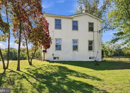 200 Leon Avenue - Photo 1