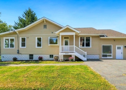 692 Ridge - Photo 1