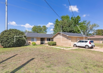 409 E Janis Dr - Photo 1