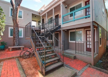 1106 W 22nd St - Photo 1