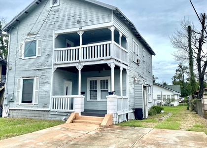 433 W 16th Street - Photo 1