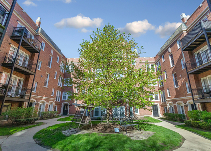 7730 N Ashland Avenue - Photo 1