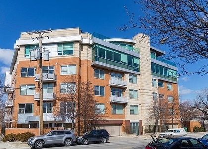 914 W Hubbard Street - Photo 1