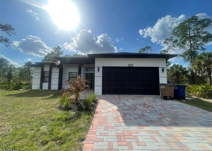 203 Wells Avenue - Photo 1