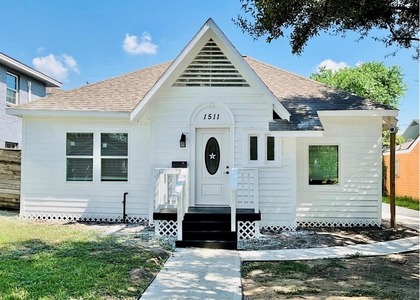 1511 Scharpe Street - Photo 1