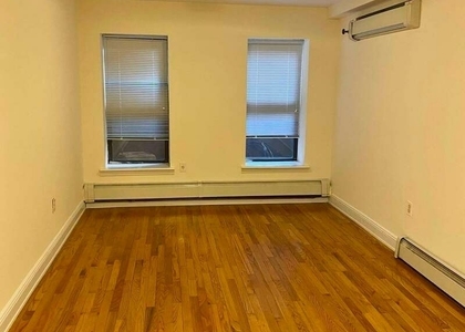 East 83 Street - Photo 1