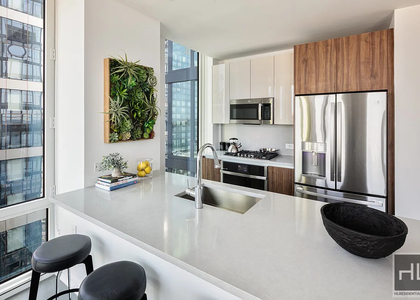 West 30th Street - Photo 1