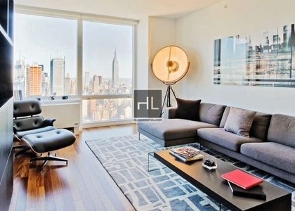 West 42 Street - Photo 1
