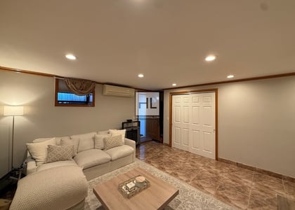 East 51 Street - Photo 1