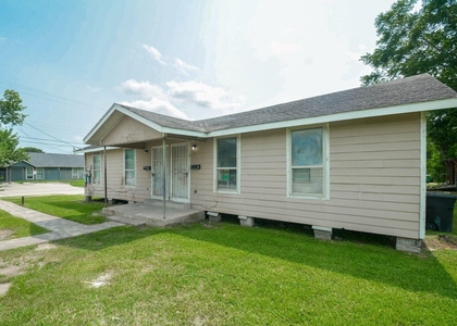 6014 Collingsworth Street - Photo 1