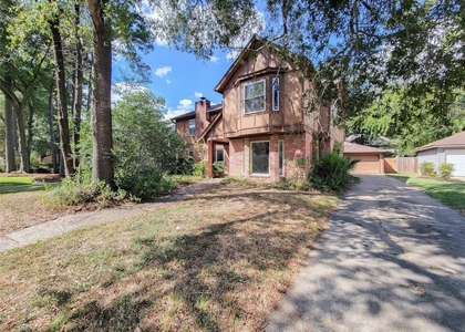 2055 Riverlawn - Photo 1