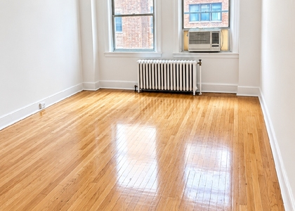 East 39th Street - Photo 1