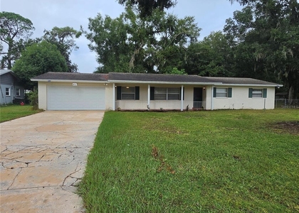 1028 Wildwood W - Photo 1