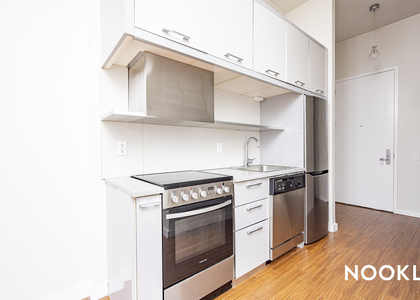 100 Dupont St - Photo 1
