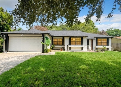 113 S Deerwood Avenue - Photo 1