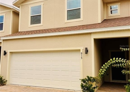 915 Lakefront Village Drive - Photo 1