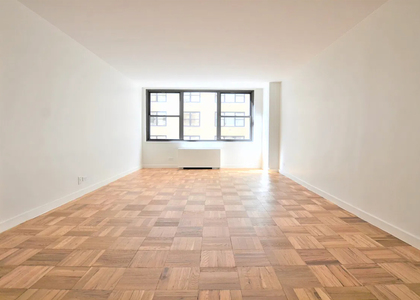 East 49th street - Photo 1