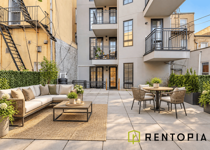555 Grant Street - Photo 1