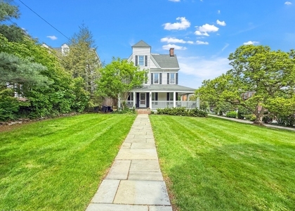 35 Green Ave - Photo 1