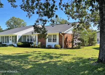 801d Balmoral Court - Photo 1