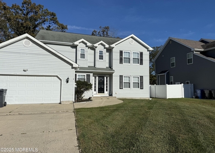 90 Atlantis Avenue - Photo 1