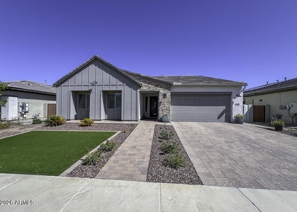 1540 E San Carlos Way - Photo 1