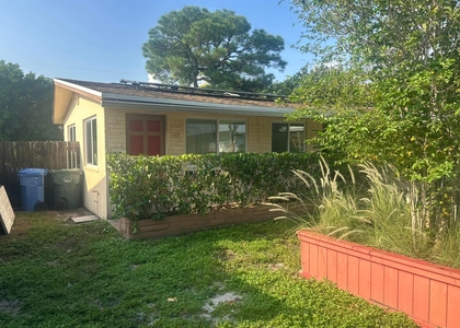 160 Nw 43rd Court - Photo 1