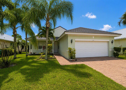 185 Nw Willow Grove Avenue - Photo 1