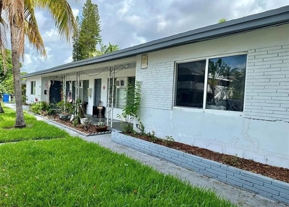 1721 Ne 9th Street - Photo 1