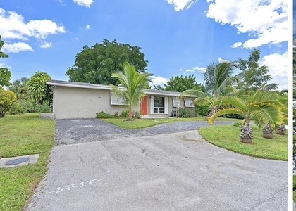4020 Ne 18th Avenue - Photo 1