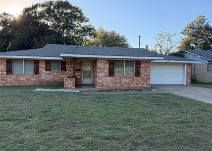 1213 Mary Drive - Photo 1