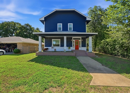 326 W Sears Street - Photo 1