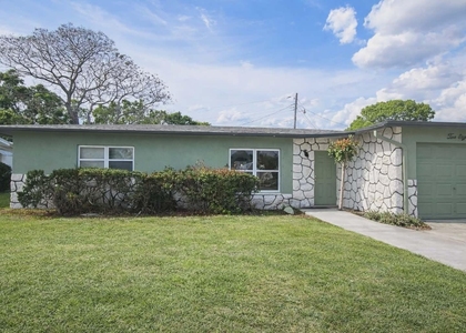218 Olive Avenue - Photo 1