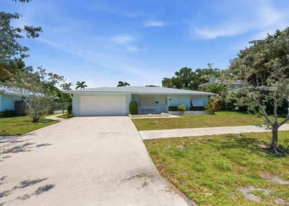 916 Evergreen Drive - Photo 1