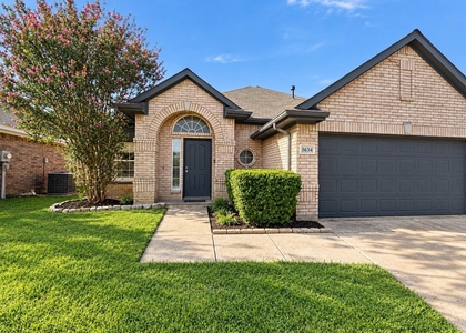 5634 Indian Hill Drive - Photo 1