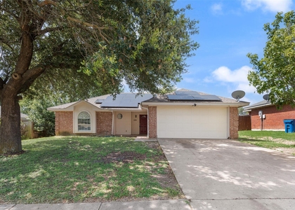220 Hollywood Drive - Photo 1