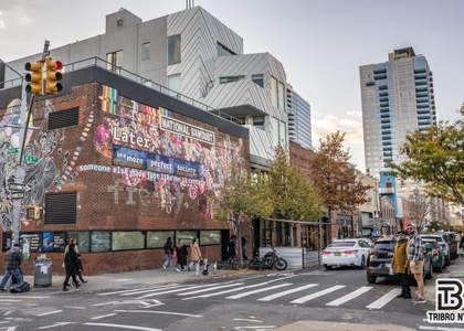 105 Berry Street - Photo 1