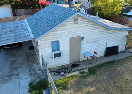 814 E E Street - Photo 1