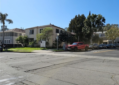 579 Levering Avenue - Photo 1