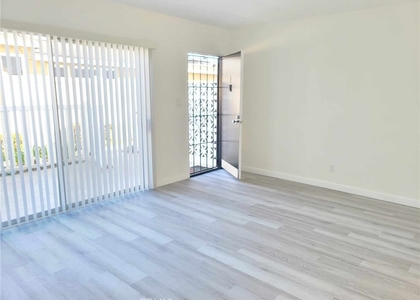 2758 Orange Avenue - Photo 1